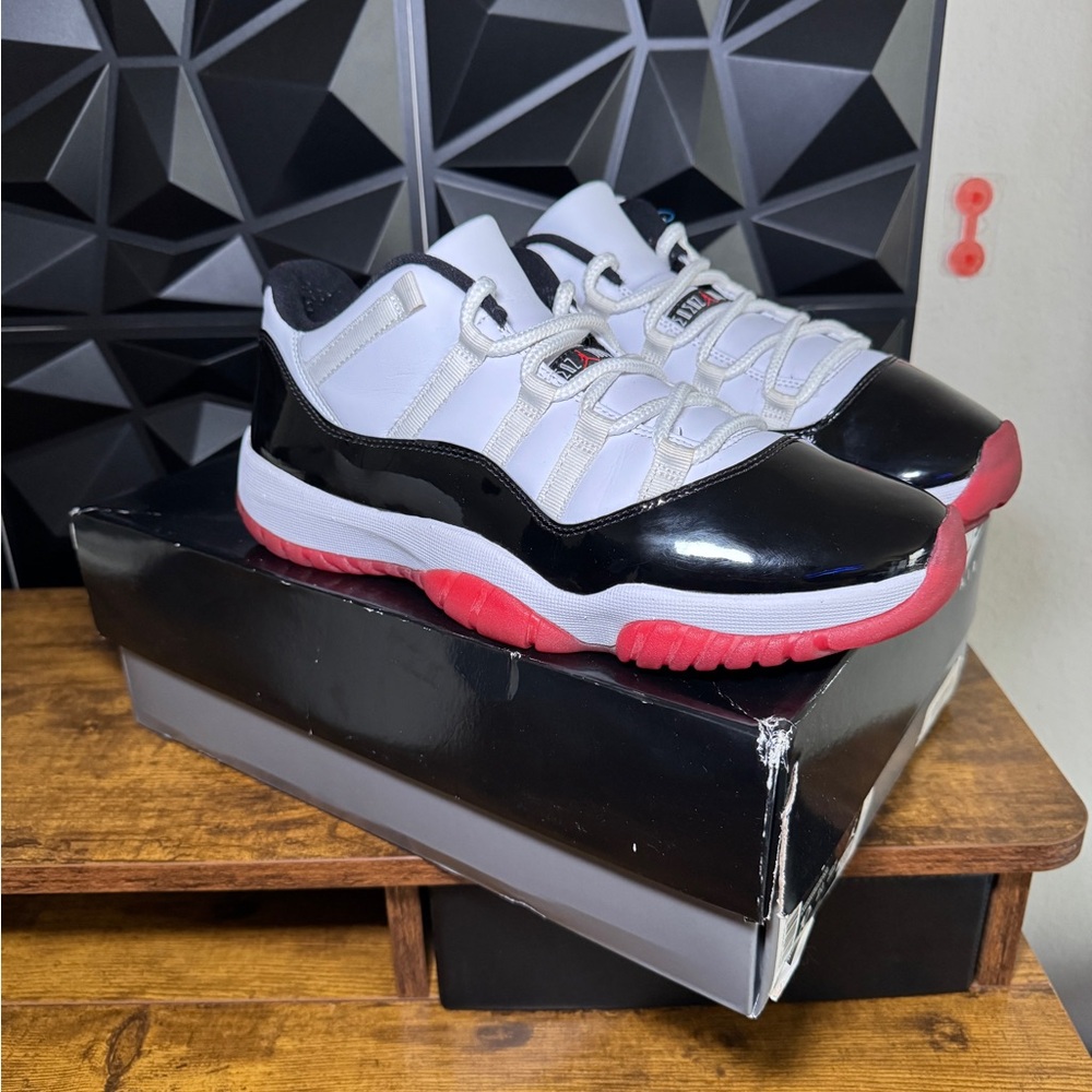 Jordan 11 Retro Low Concord Bred